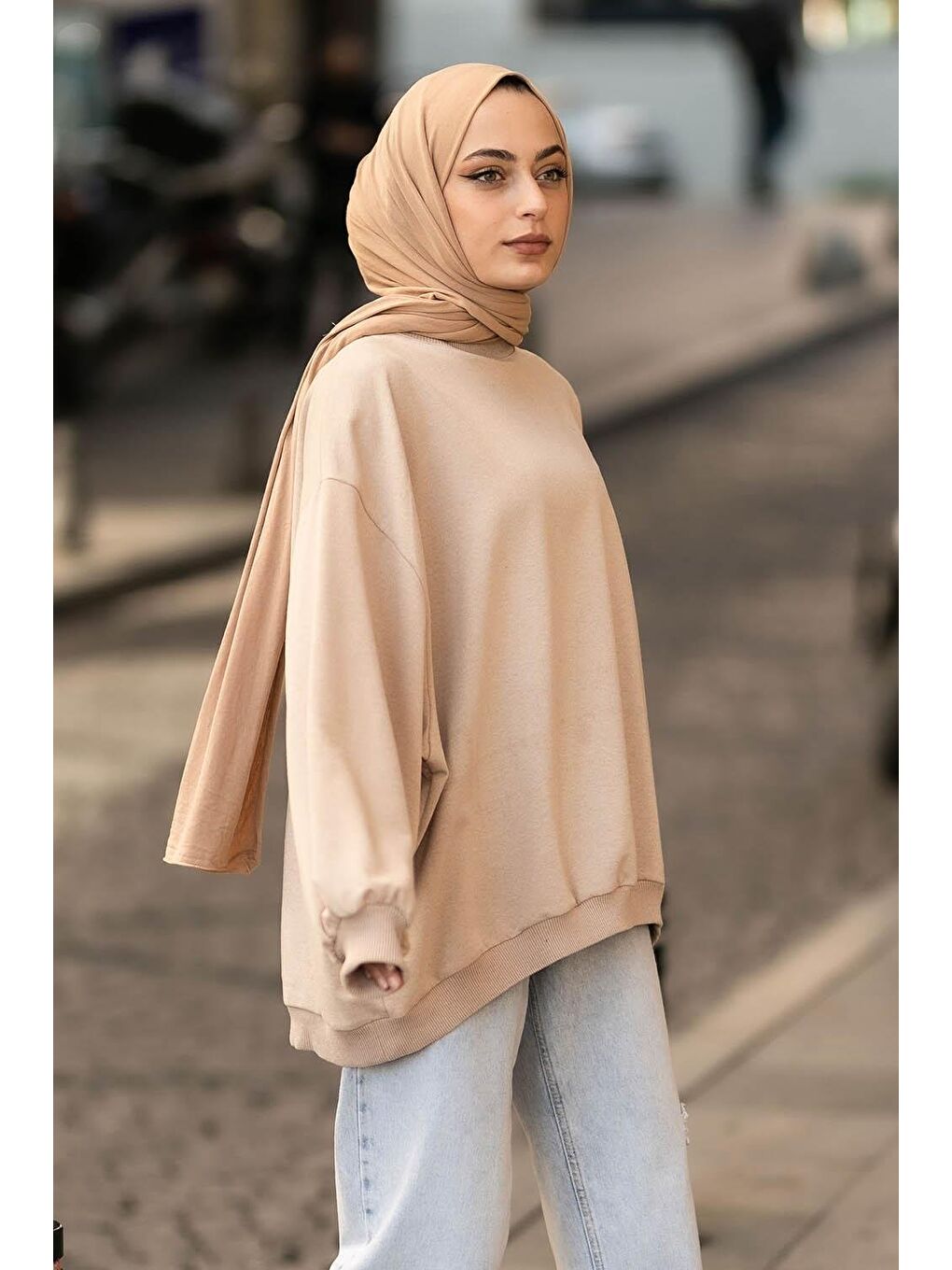 Kahverengi Balon Kol Yaka Ve Etek Ucu Manşetli Bol Sweat Sütlü Kahve-2