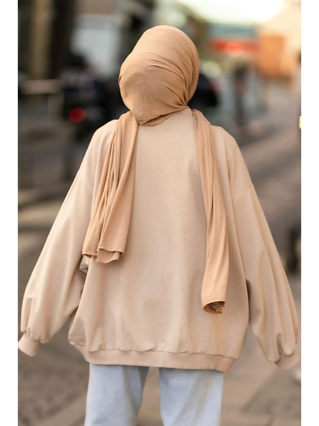 Kahverengi Balon Kol Yaka Ve Etek Ucu Manşetli Bol Sweat Sütlü Kahve-3