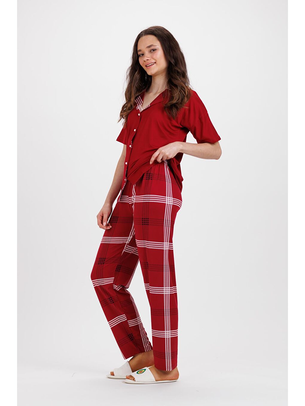 Kadın Kırmızı Ekose Bebe Yaka Düğmeli Uzun Alt Pijama Takım-2