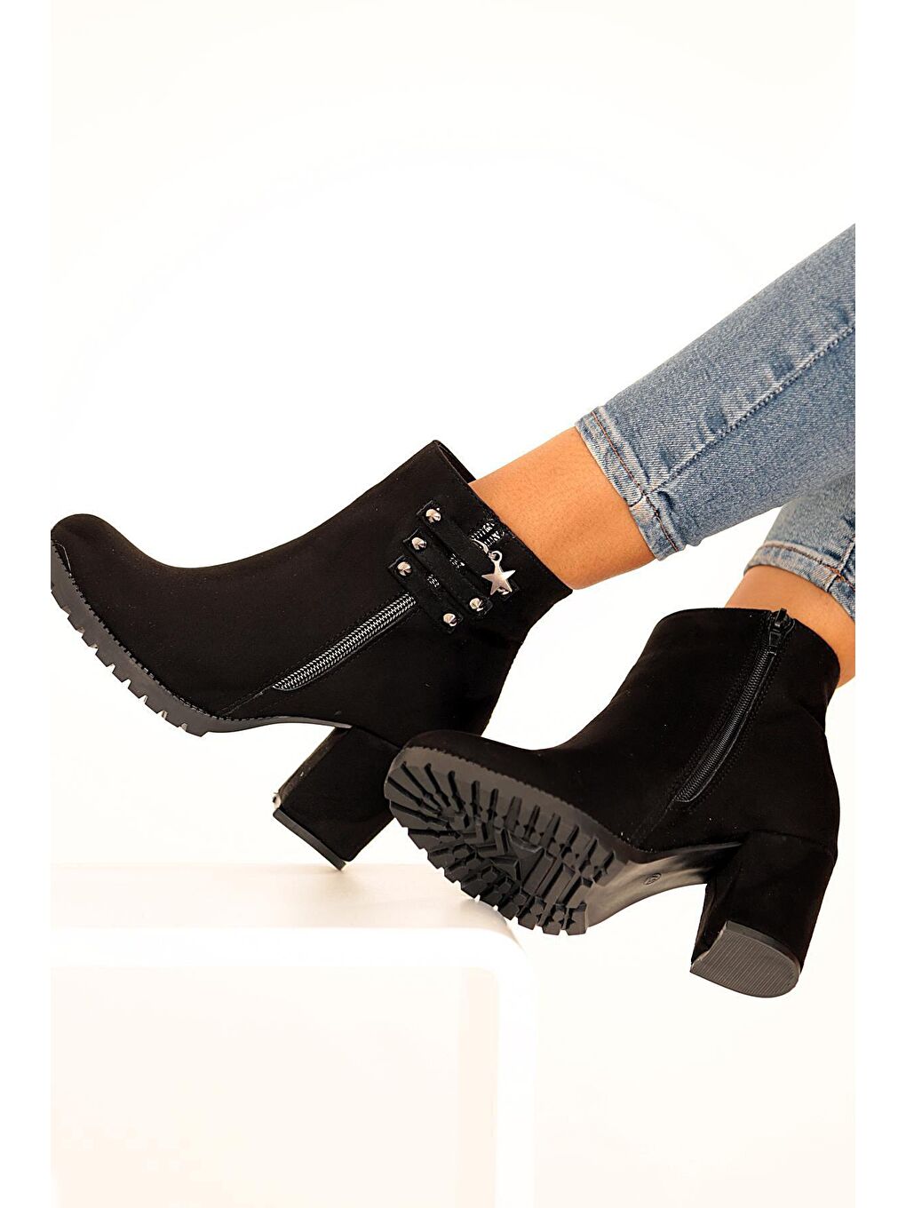 Siyah Rahat Taban Kalın Topuklu Yıldız Fermuarlı Kadın Bot 025-5015-22Süet-3