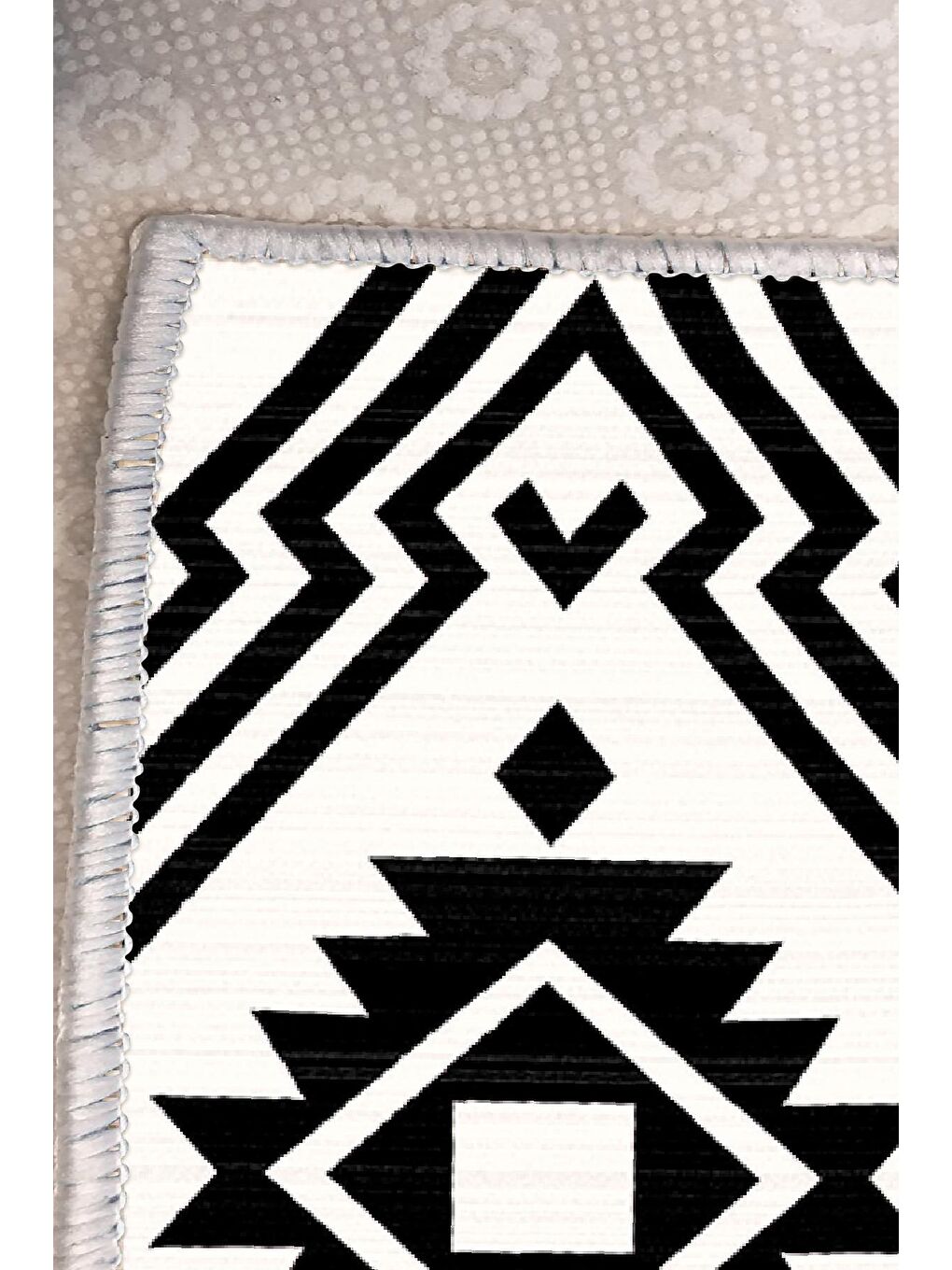 Siyah Dekoratif Özel Tasarım Modern Halısı 60x100 cm-2