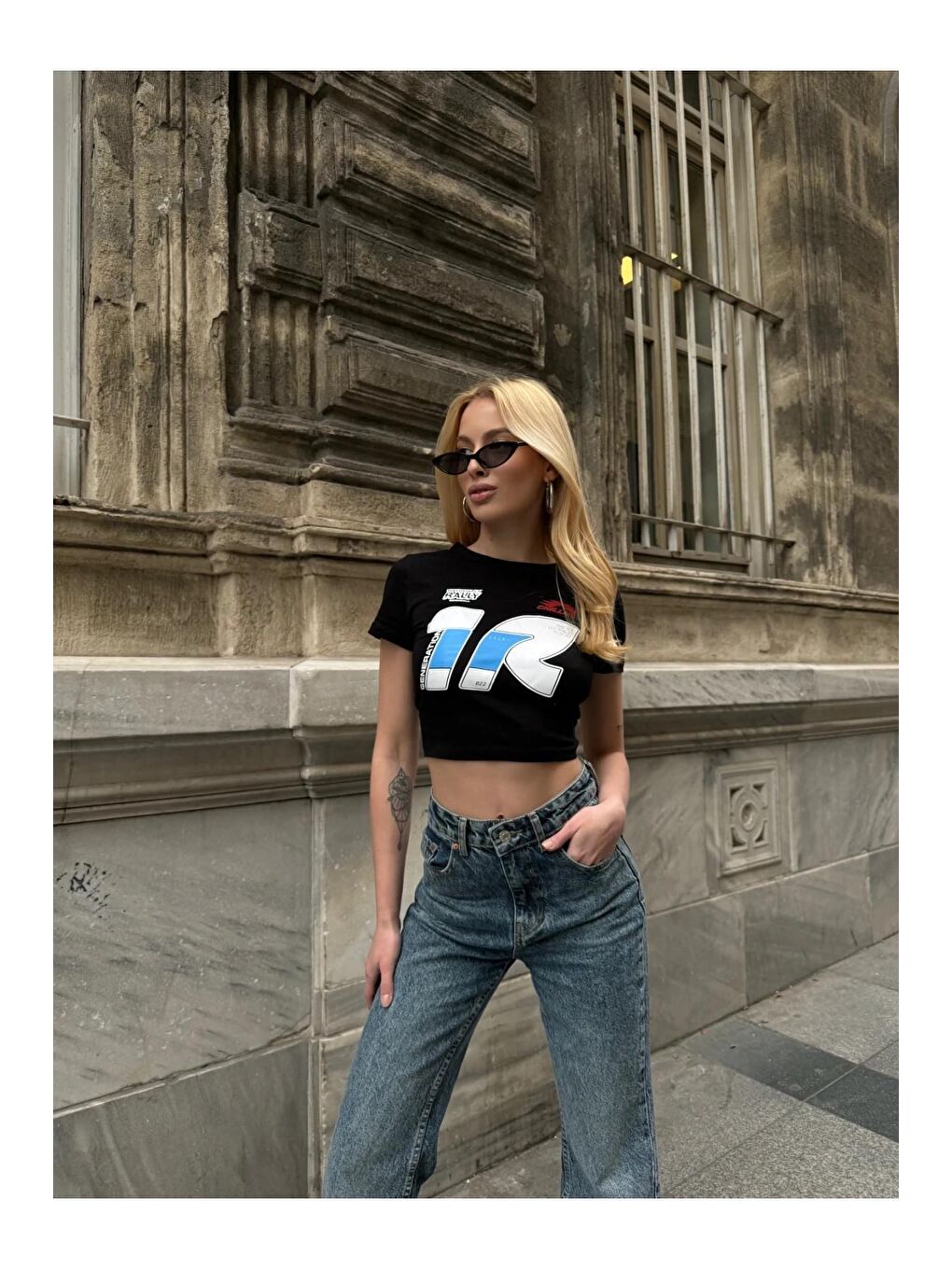 hazelin Siyah Kadın Siyah Organik Pamuk Racing Babe Baskılı Kısa Kollu Crop Bluz HZL24S-ZK10961