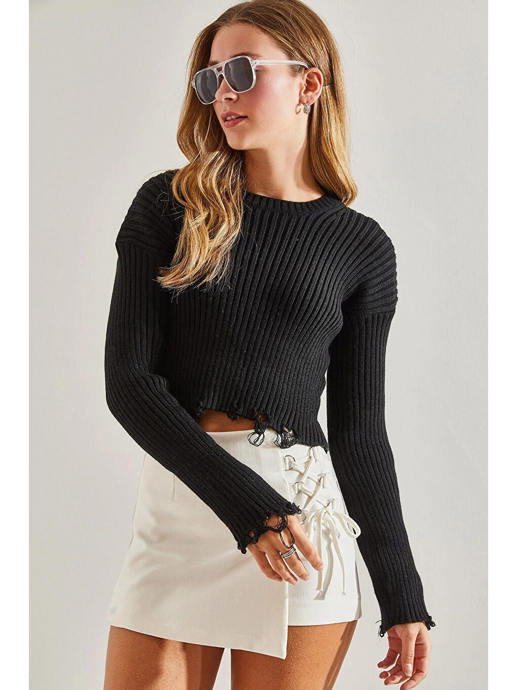 Siyah Kadın Yırtık Desenli Triko Kazak