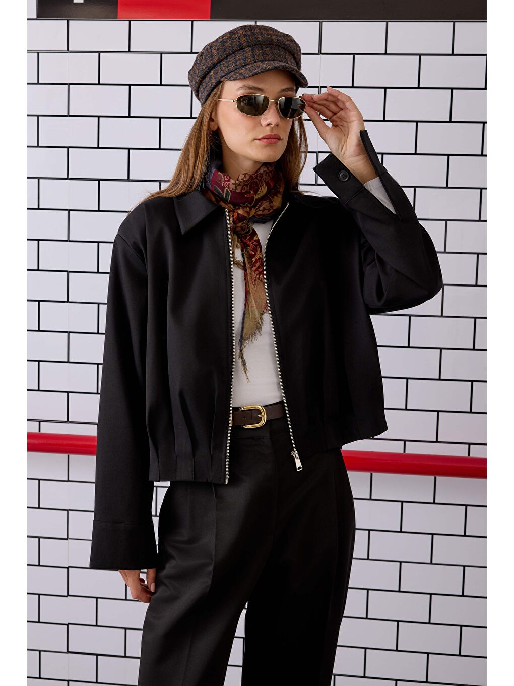 Pile Detaylı Poliviskon Ceket Siyah-1