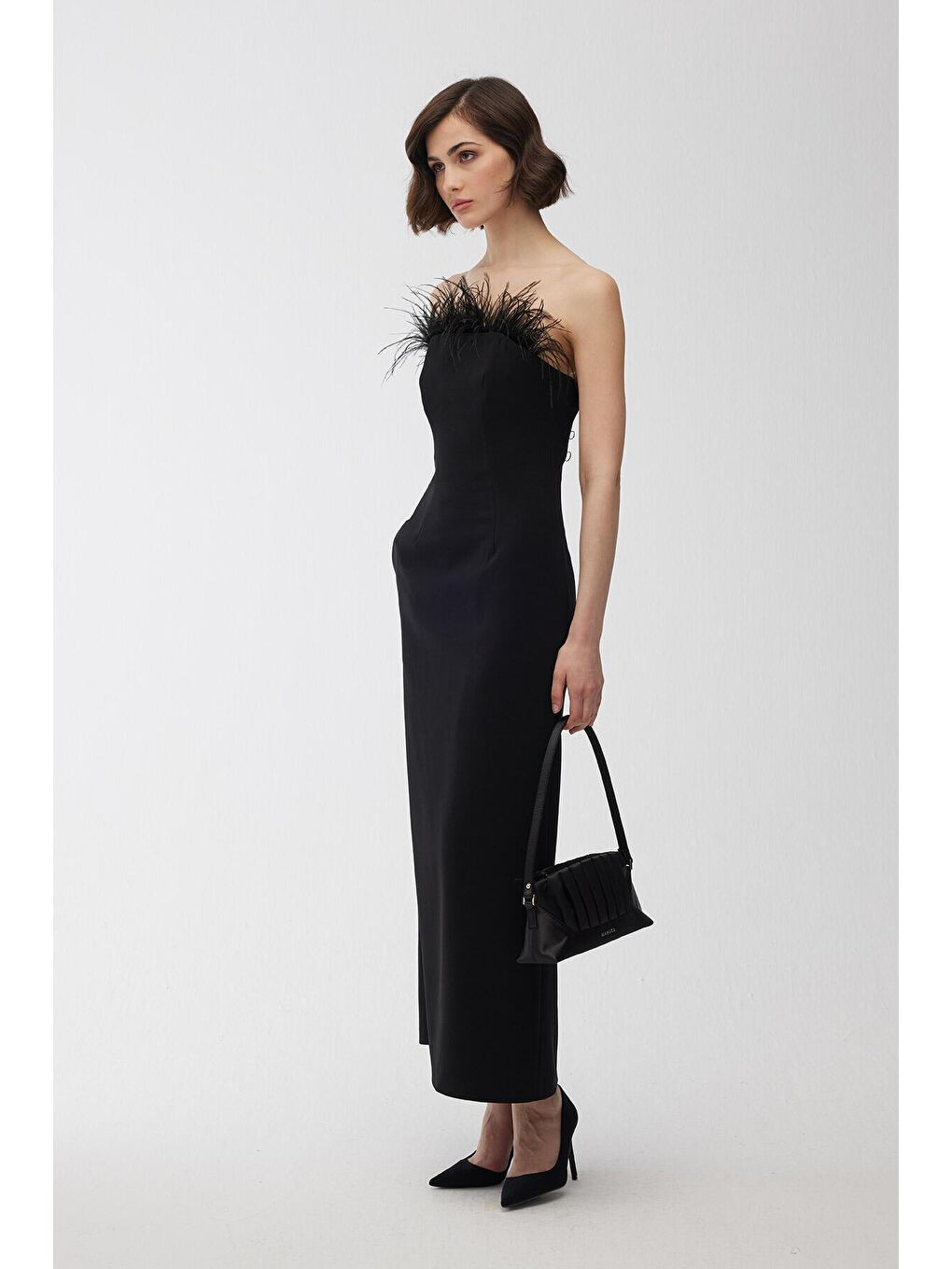 Straplez Tüy Detaylı Abiye Elbise Siyah-3