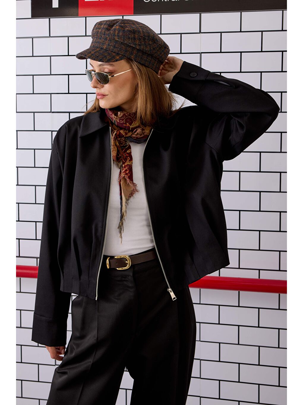 Pile Detaylı Poliviskon Ceket Siyah-3