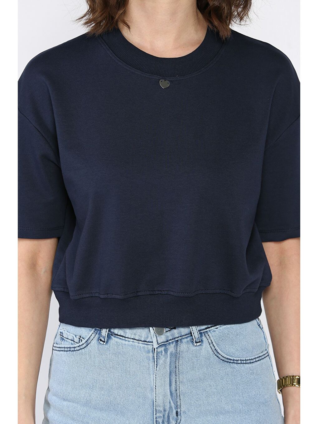 Lacivert Kadın Metal Kalp Aksesuarlı Tişört-3