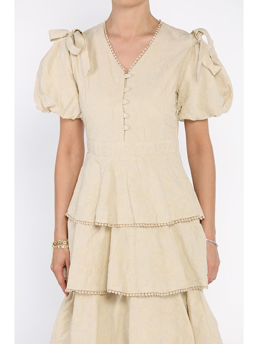 Bej Kadın Omuz Bağlama Detaylı Balon Kol Brode Fırfırlı Elbise-3