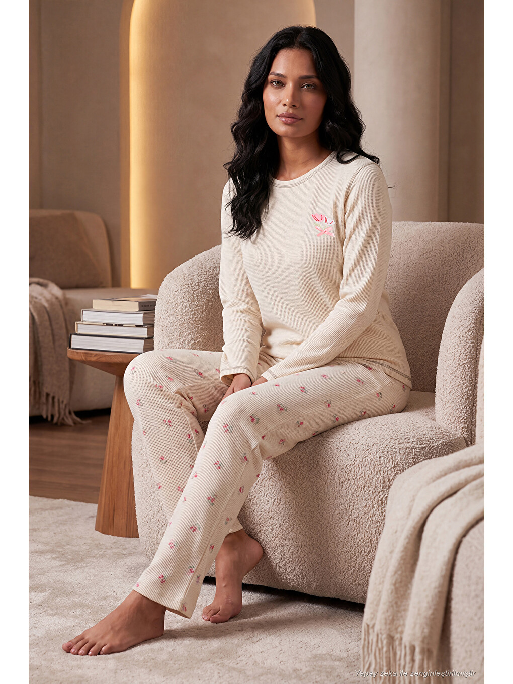 Ekru Desenli Yumuşak Dokulu Uzun Kollu Kadın Pijama Takımı 6575020-1