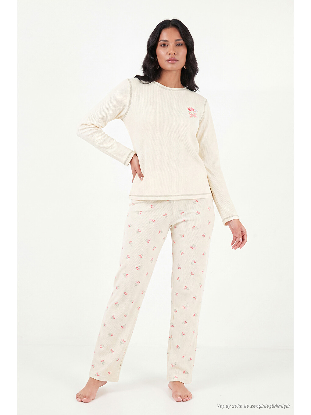 Ekru Desenli Yumuşak Dokulu Uzun Kollu Kadın Pijama Takımı 6575020-2