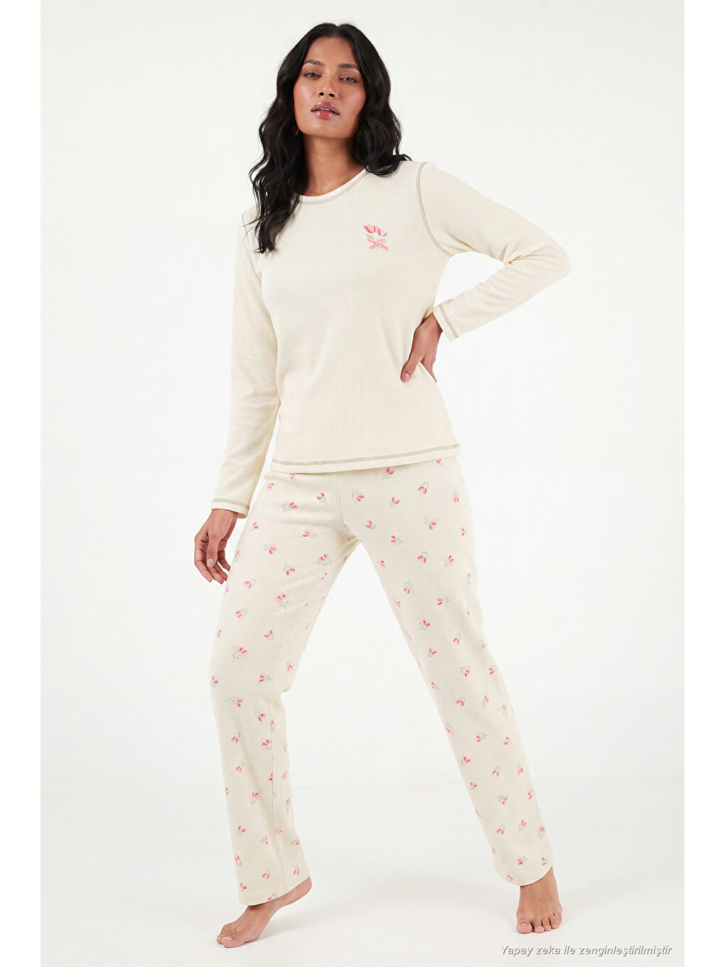 Ekru Desenli Yumuşak Dokulu Uzun Kollu Kadın Pijama Takımı 6575020-3