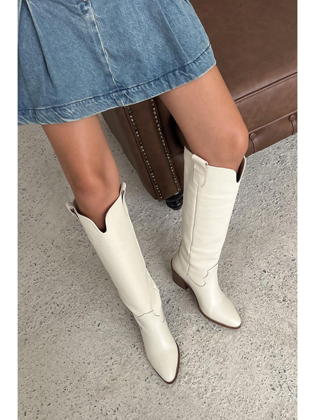 Nemy  Kadın Sivri Burun Hakiki Deri Çizme Bej-1