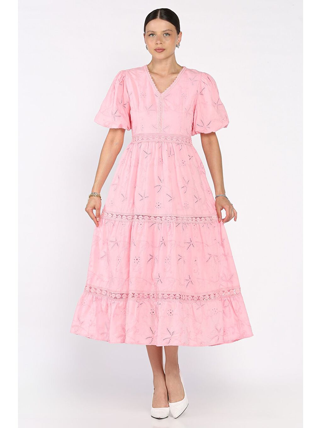 Pembe Kadın V Yaka Balon Kol Fırfırlı Brode Elbise