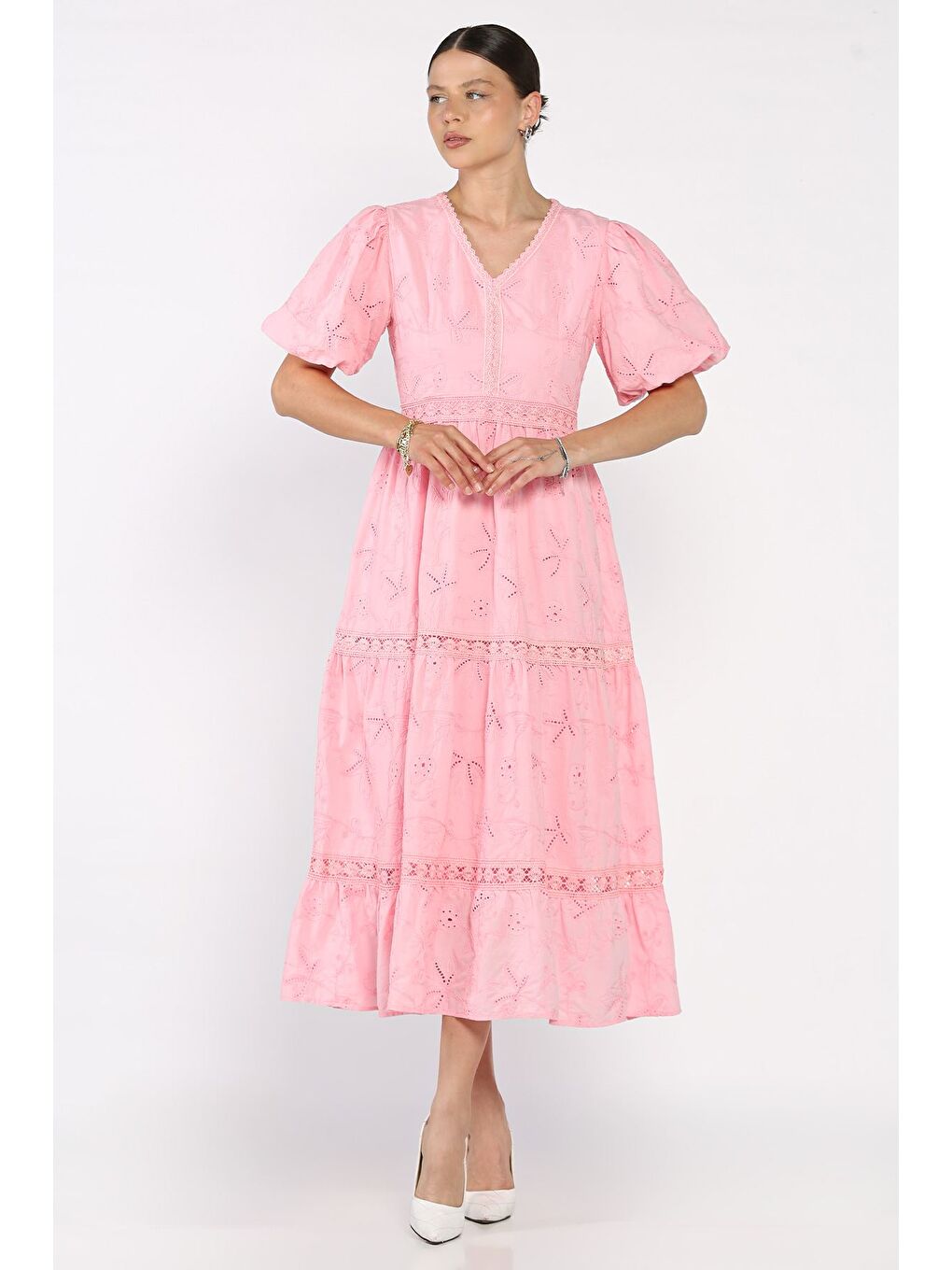 Pembe Kadın V Yaka Balon Kol Fırfırlı Brode Elbise-1