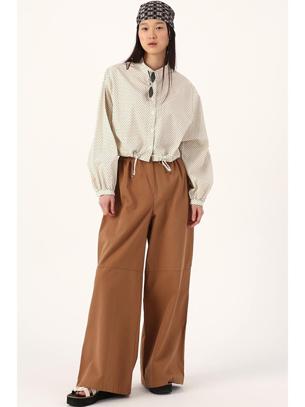 Kahverengi Toprak %100 Pamuk Büzgülü Cep Detaylı Yüksek Bel Bol Paça Pantolon-2