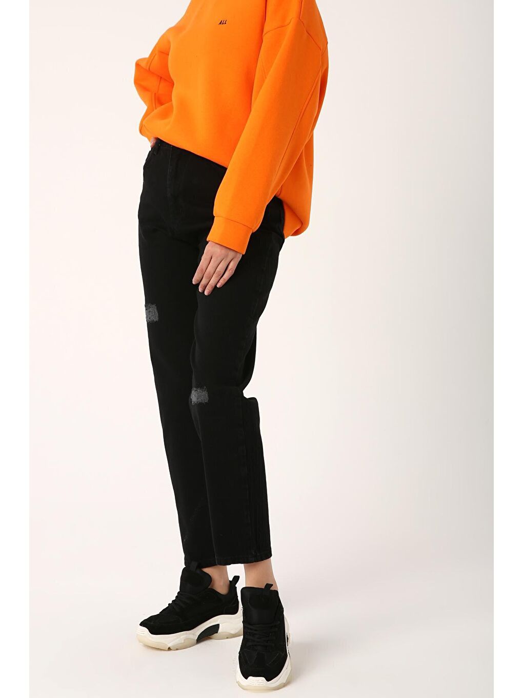 Siyah Yırtık Detaylı Denim Pantolon-3