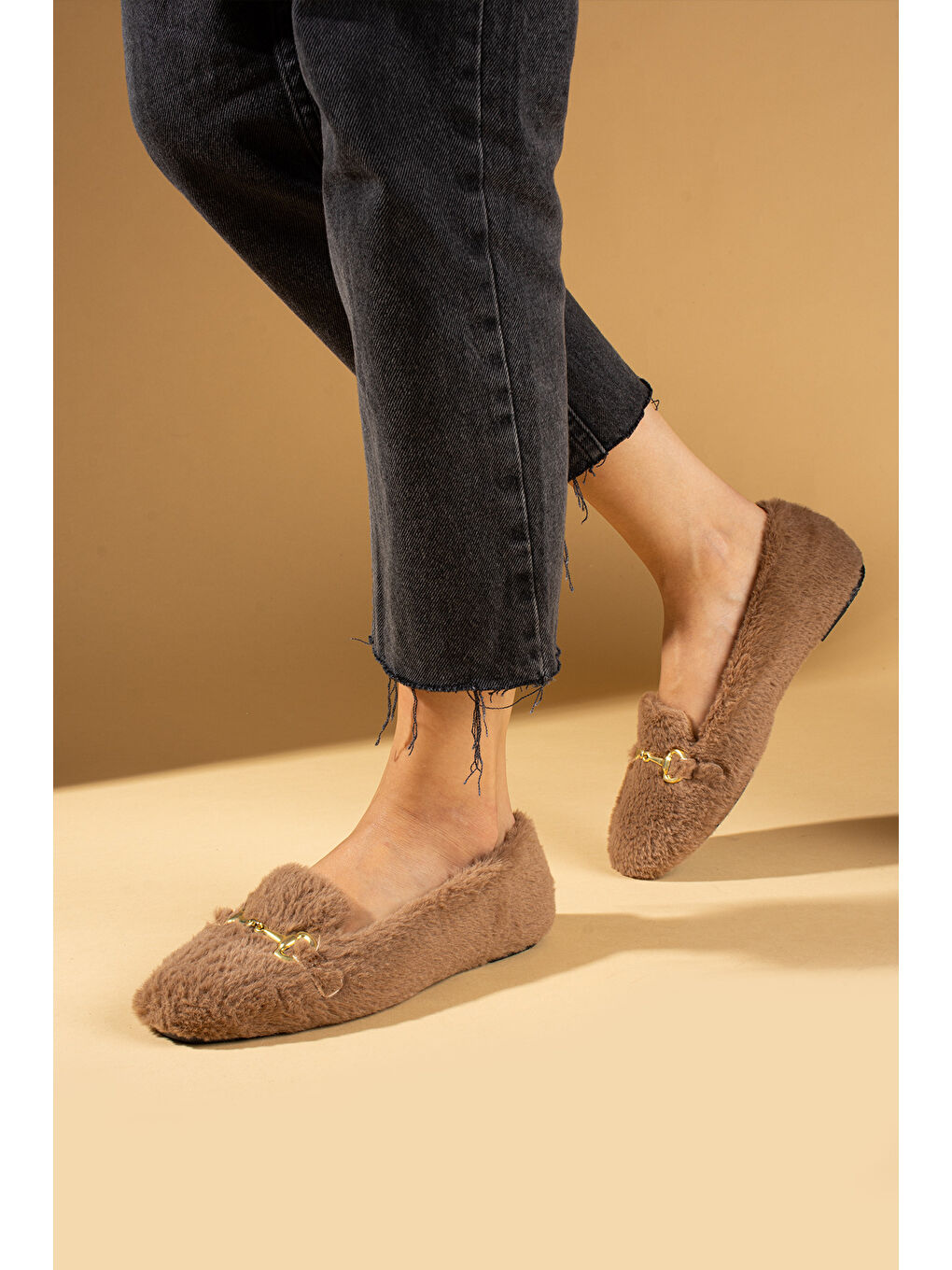 Bej Gold Tokalı Pelüş Tüylü Kumaş Kadın Babet P01 34 24-2