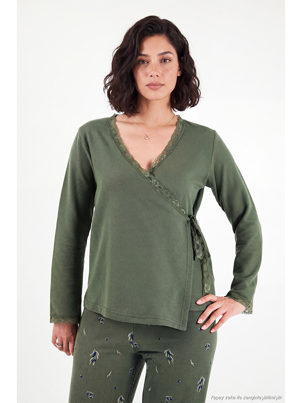Haki Desenli Dantel Detaylı Bağlamalı Uzun Kollu Kadın Pijama Takımı 6575024-2