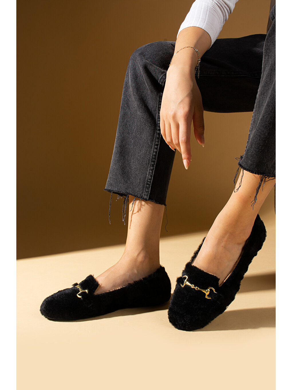 Siyah Gold Tokalı Pelüş Tüylü Kumaş Kadın Babet P01 34 24-2