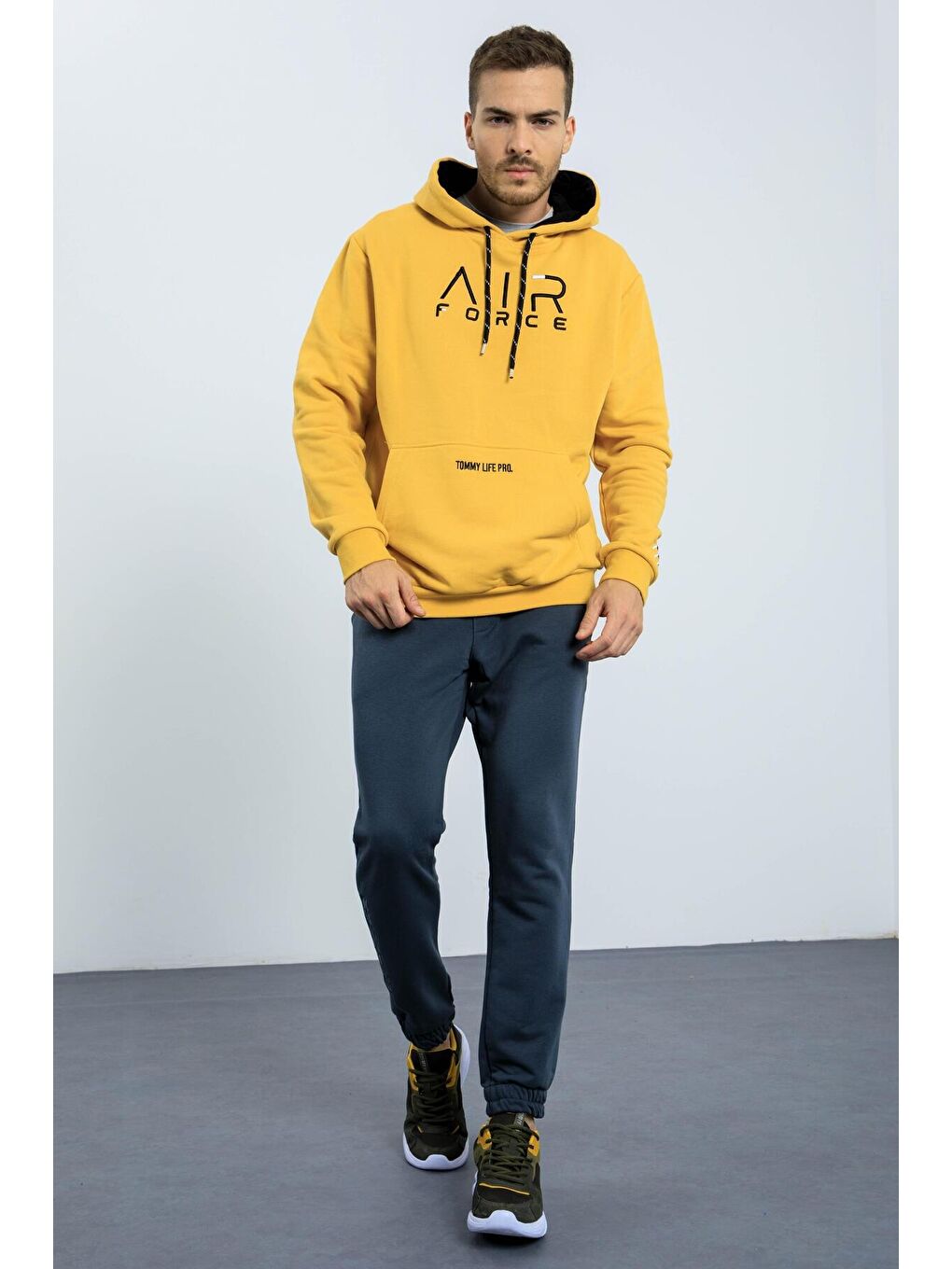 Sarı Hardal Yazı Nakışlı Standart Kalıp Kapüşonlu Erkek Sweatshirt - 87838-3