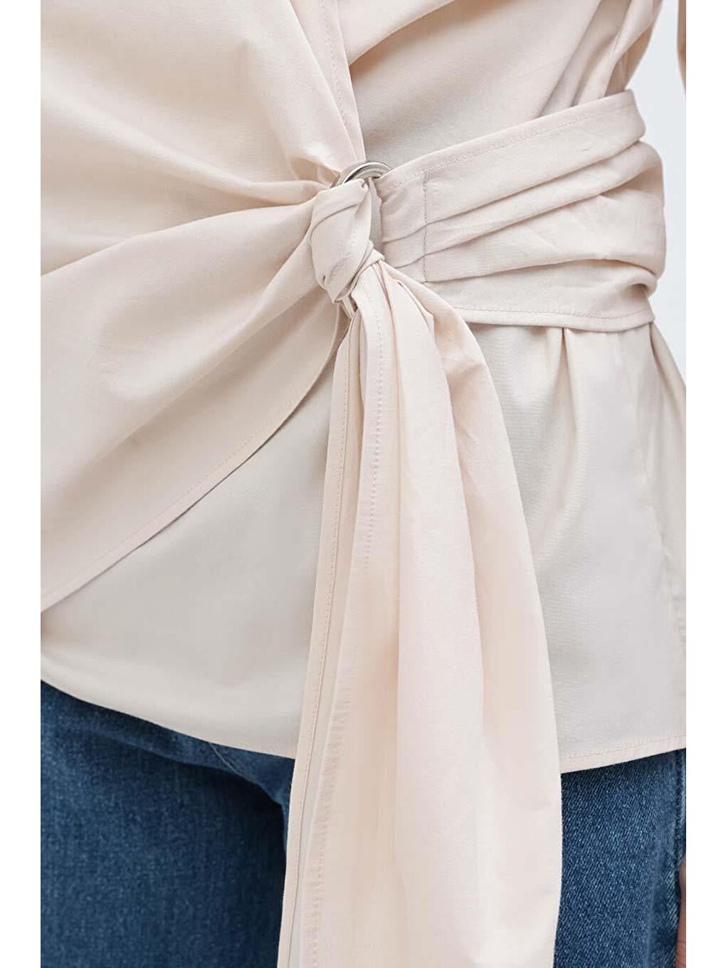 Beyaz Taş-Yandan Bağlama Detaylı Elastanlı Gömlek-4
