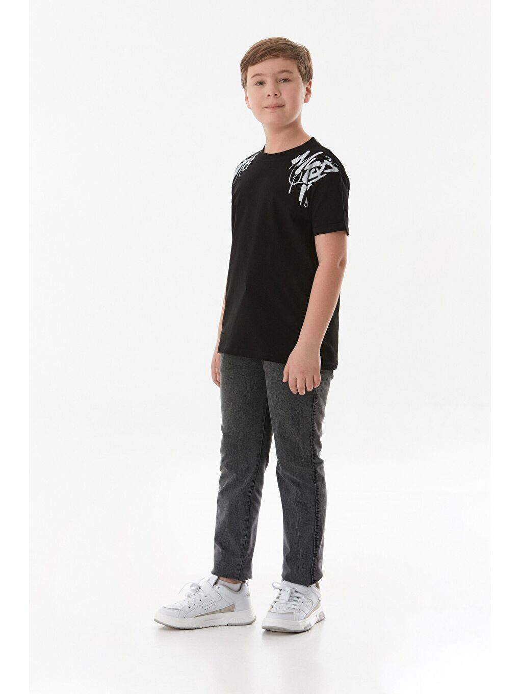 Siyah Yazı Baskılı Bisiklet Yaka Erkek Çocuk Tişört-1