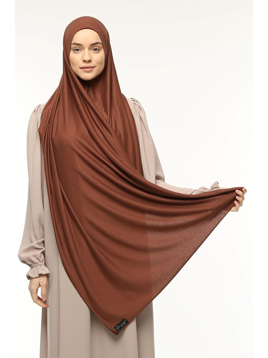 Kahverengi Hazır Pratik Geçmeli Lüks Organik Düz Penye Şal Çapraz Hizalı-1