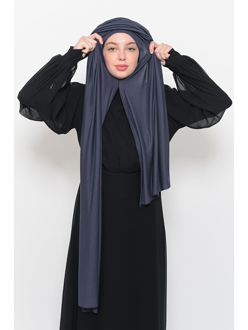 Gri Hazır Pratik Geçmeli Lüks Organik Düz Penye Şal Çapraz Hizalı