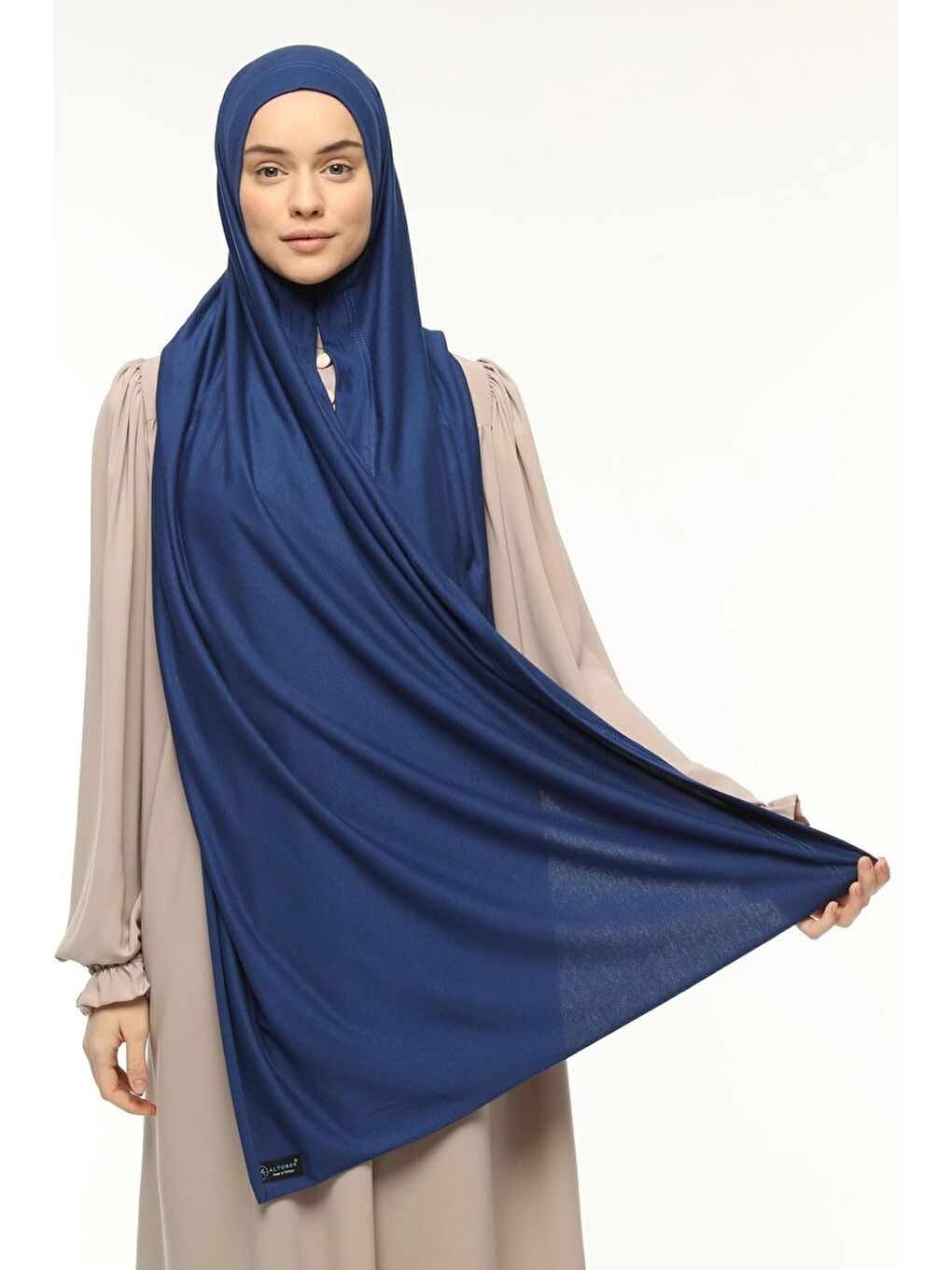 Mavi Hazır Pratik Geçmeli Lüks Organik Düz Penye Şal Çapraz Hizalı-1
