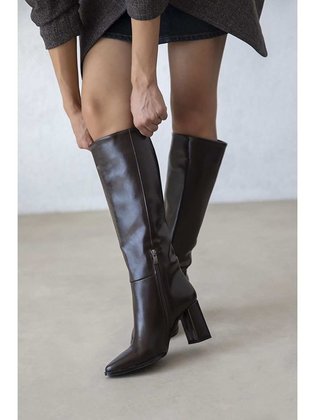 Kahverengi Sawyer Kadın Sivri Burun Kırışık Deri Çizme Kahve