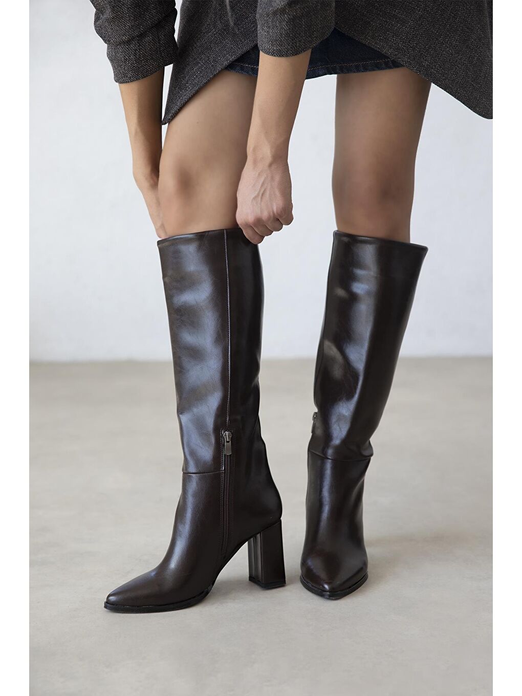 Kahverengi Sawyer Kadın Sivri Burun Kırışık Deri Çizme Kahve-1