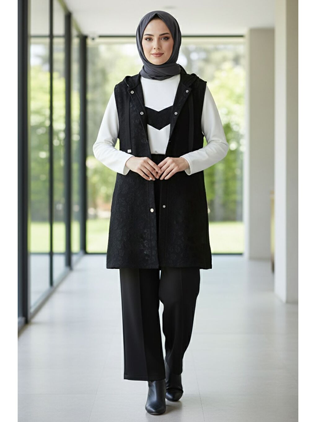 Siyah Kapüşonlu Yelek Tunik Pantolon Tesettür Üç Lü Takım