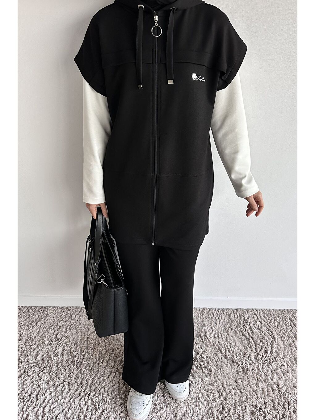 Siyah Fermuarlı Kapüşonlu Yelek Tunik Pantolon Tesettür Üçlü Takım-5