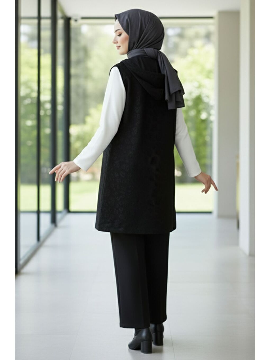 Siyah Kapüşonlu Yelek Tunik Pantolon Tesettür Üç Lü Takım-3