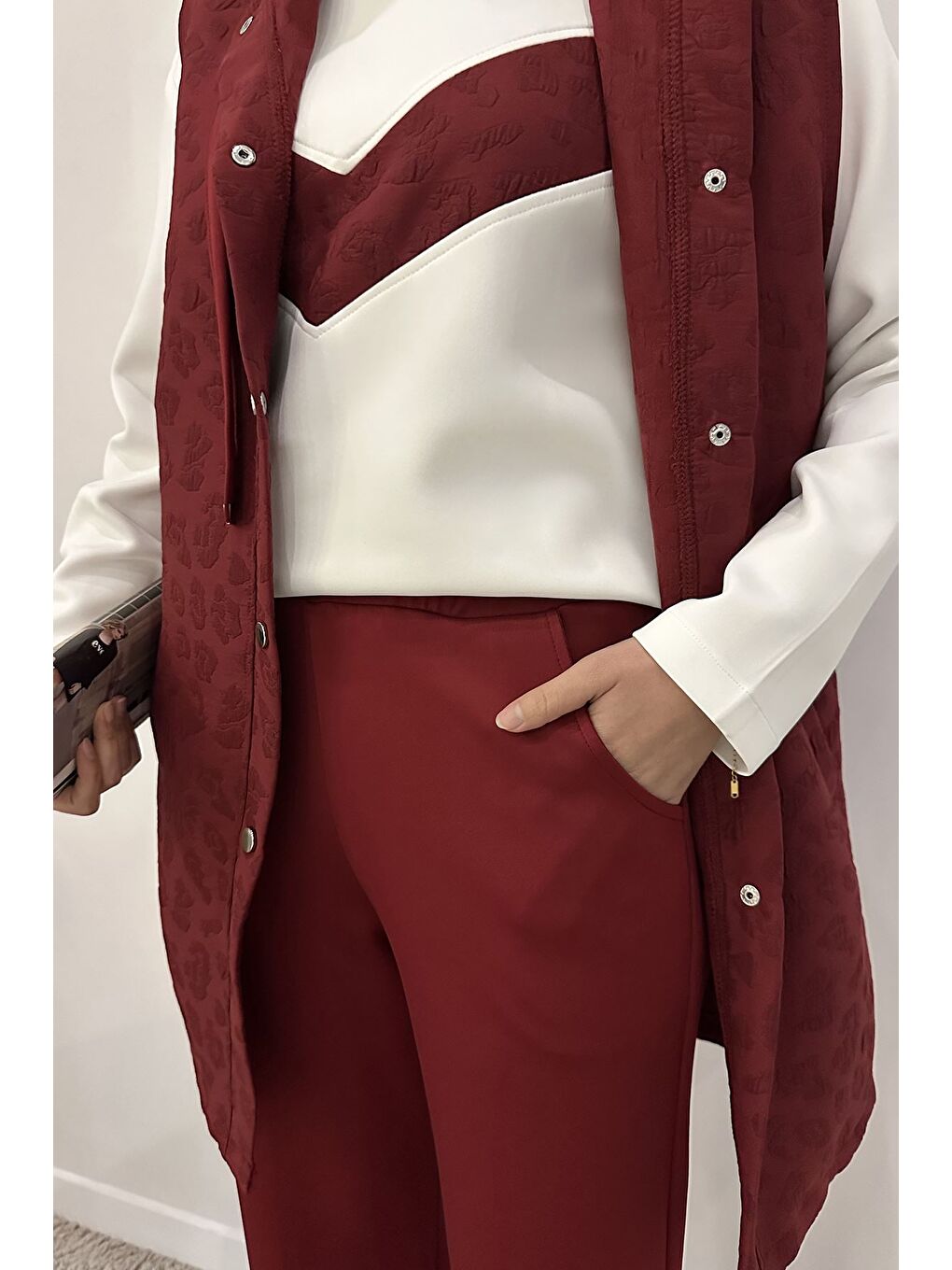 Bordo Kapüşonlu Yelek Tunik Pantolon Tesettür Üç Lü Takım-11