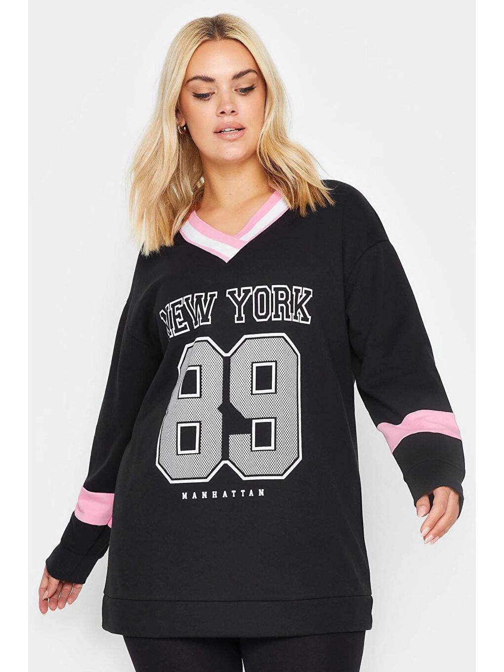 Siyah Büyük Beden V Yaka Uzun Kollu Baskılı Sweatshirt 303004