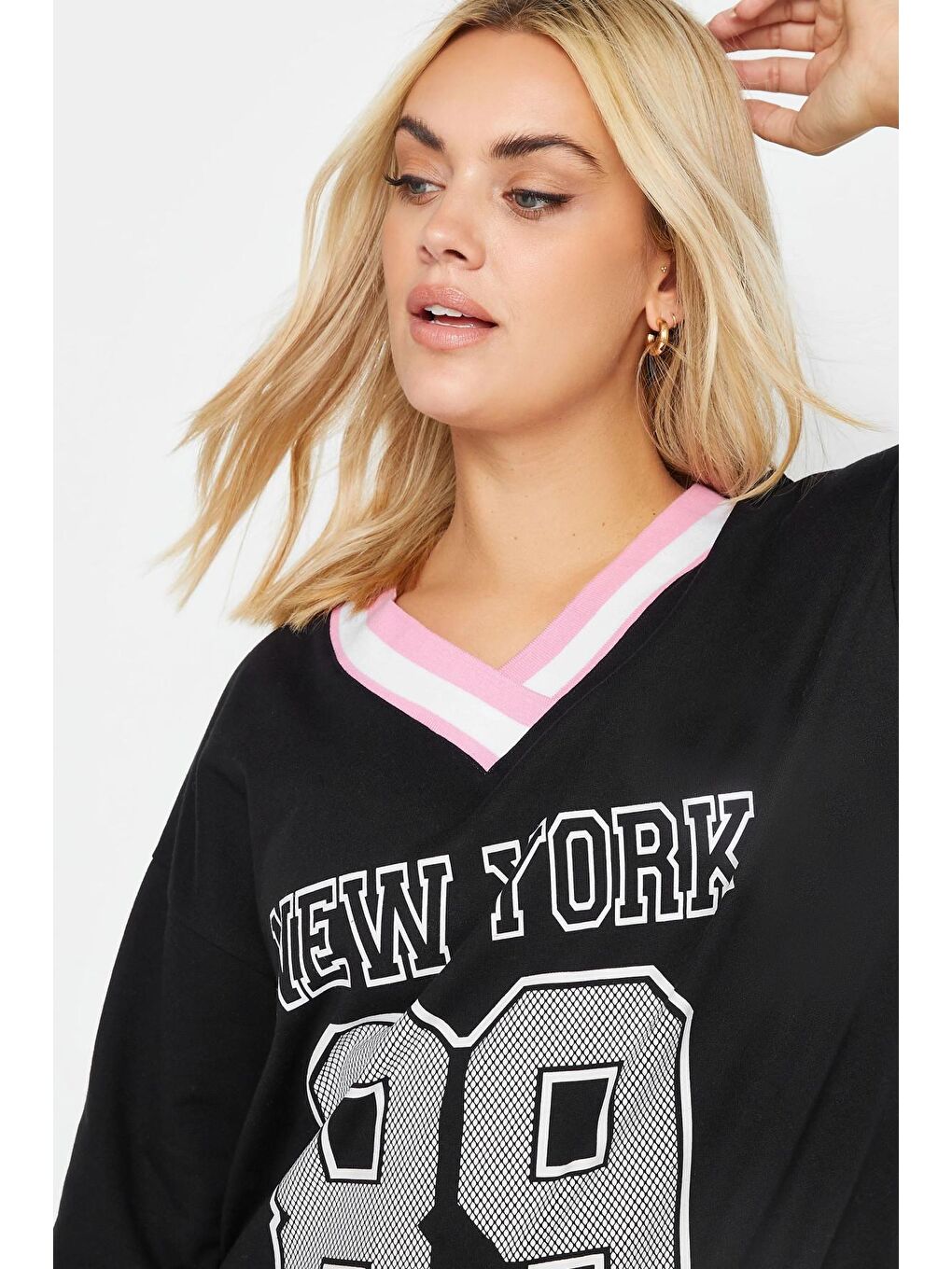 Siyah Büyük Beden V Yaka Uzun Kollu Baskılı Sweatshirt 303004-2