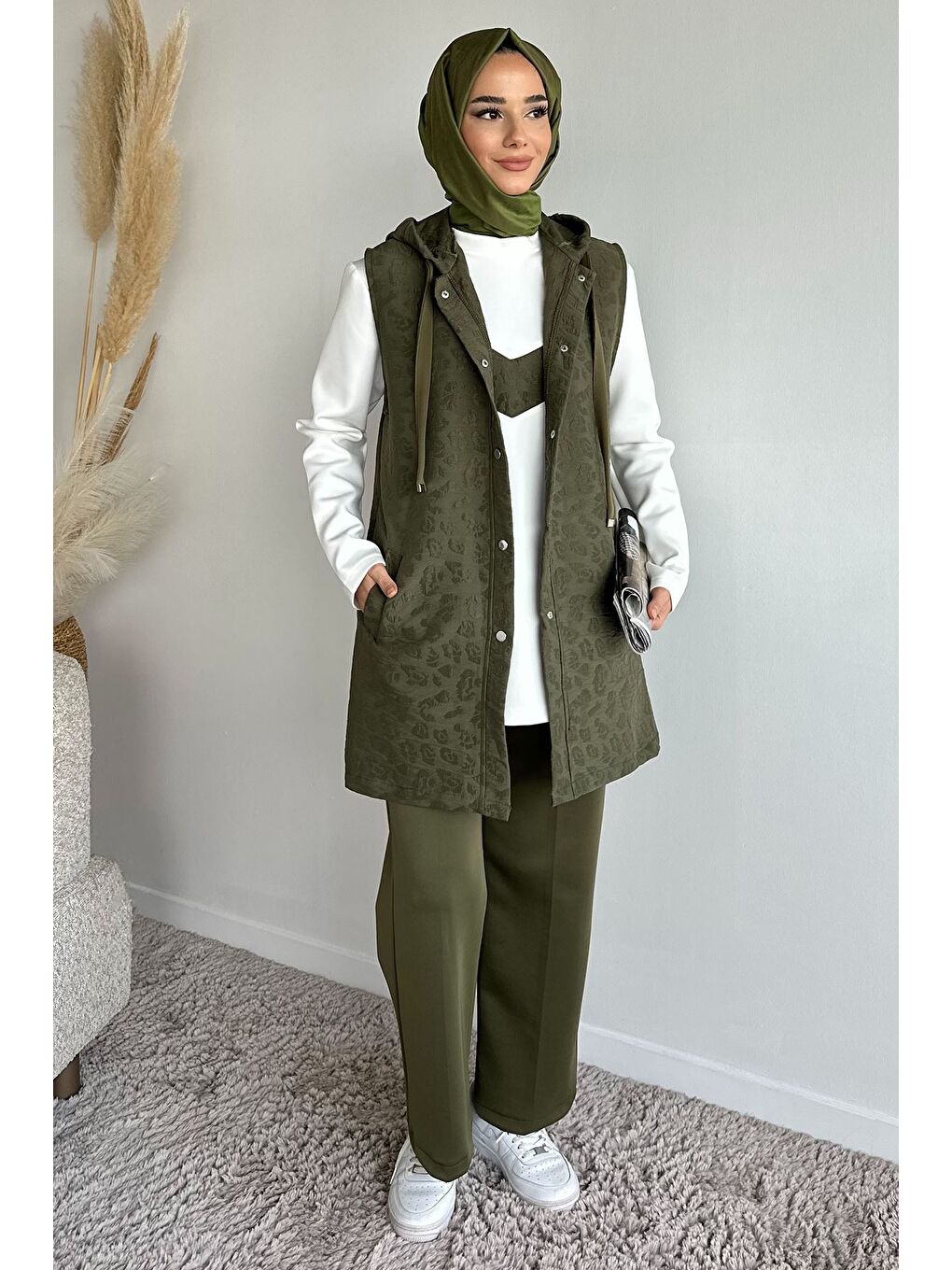 Haki Kapüşonlu Yelek Tunik Pantolon Tesettür Üç Lü Takım-3