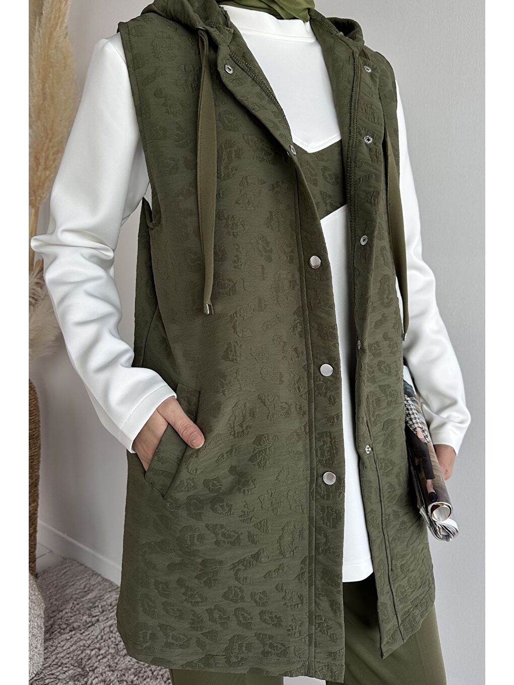 Haki Kapüşonlu Yelek Tunik Pantolon Tesettür Üç Lü Takım-6