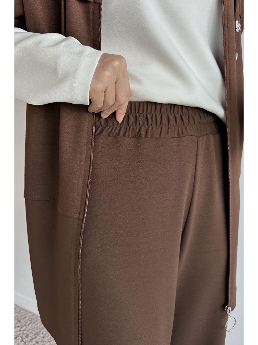 Kahverengi Fermuarlı Kapüşonlu Yelek Tunik Pantolon Tesettür Üçlü Takım-9