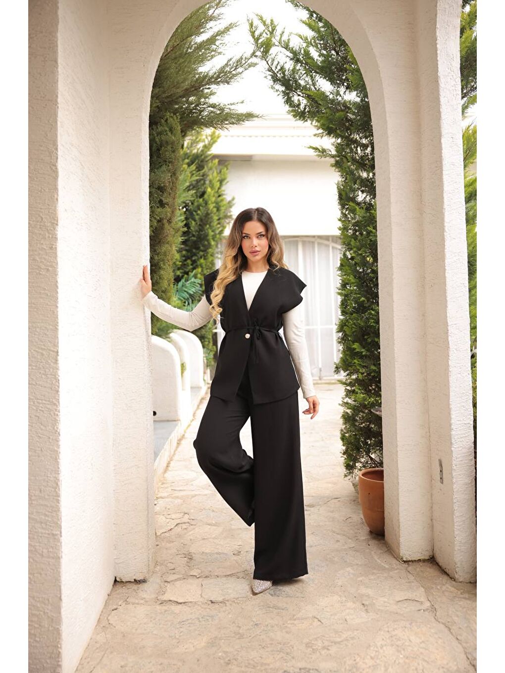 Siyah Kadın Uzun Yelek Bol Paça Palazzo Pantolon Yelekli Takım