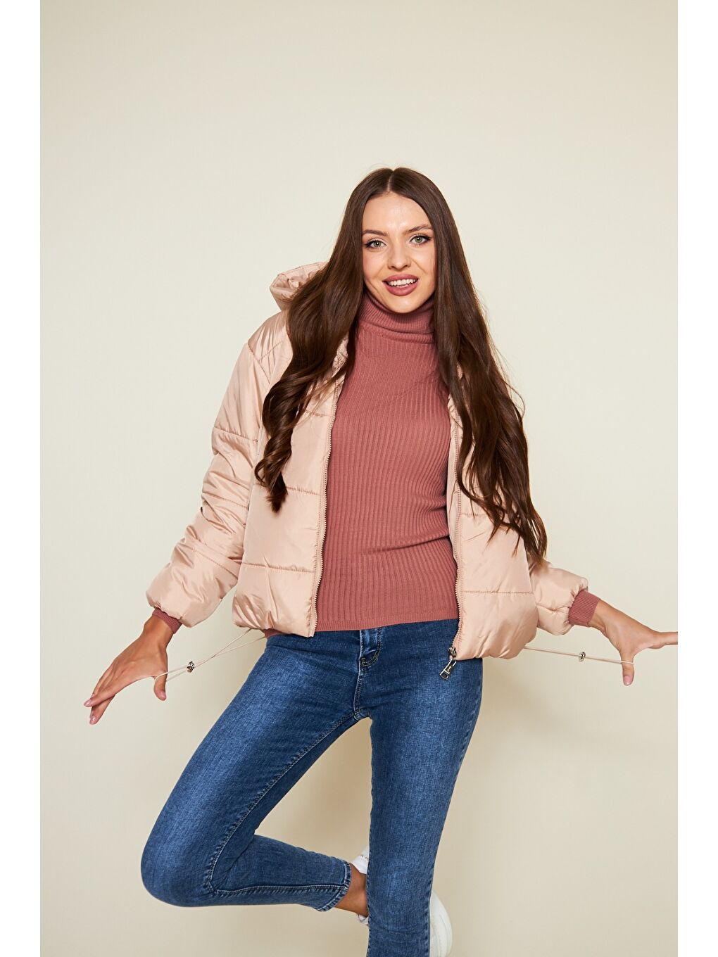 Pembe Kadın Kışlık Cepli Basic Kapüşonlu Pudra Şişme Mont-5