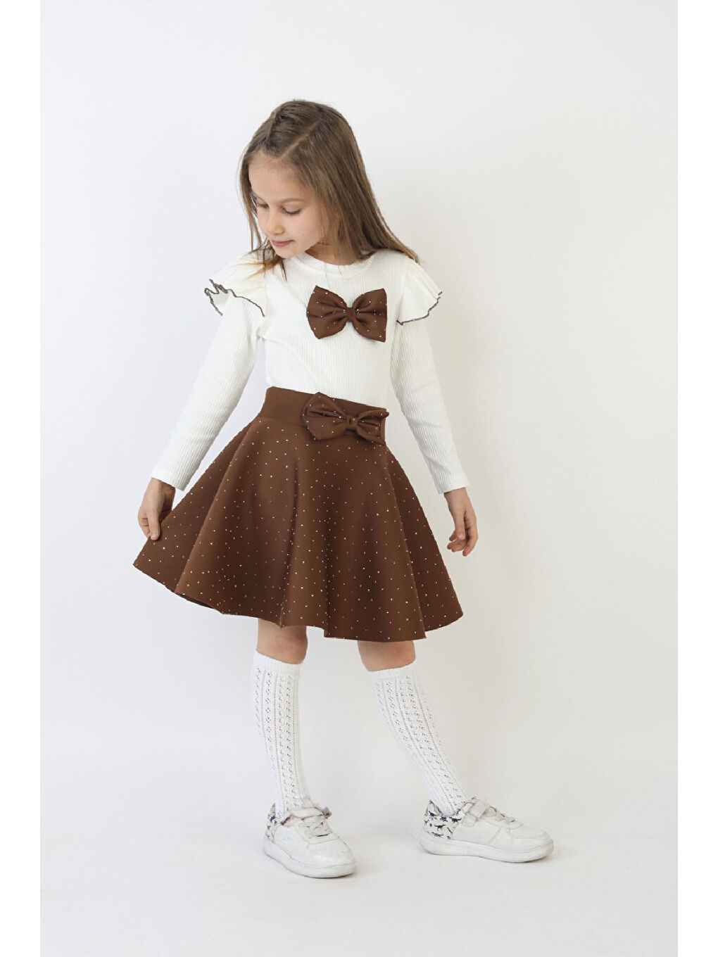 Kahverengi Kız Çocuk 2'li Elbise Taş Süslemeli Etek+Omuz Detaylı ve Fiyonklu Bluz 4-9 Yaş 12503-2