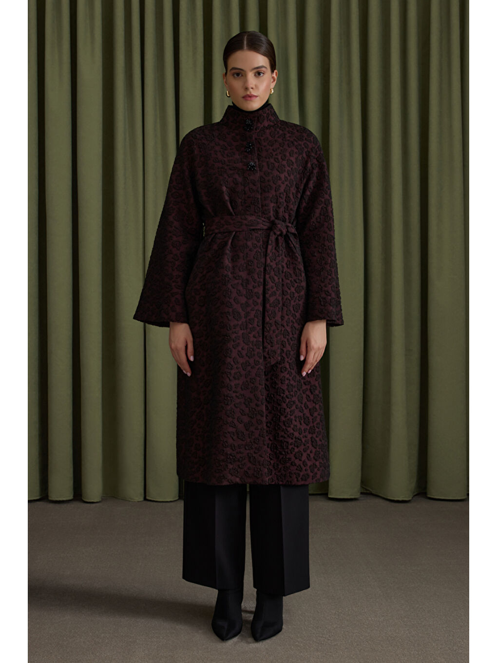 Bordo Dokulu Özel Kumaş Trençkot-1