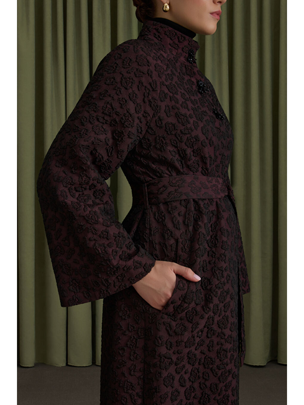 Bordo Dokulu Özel Kumaş Trençkot-3