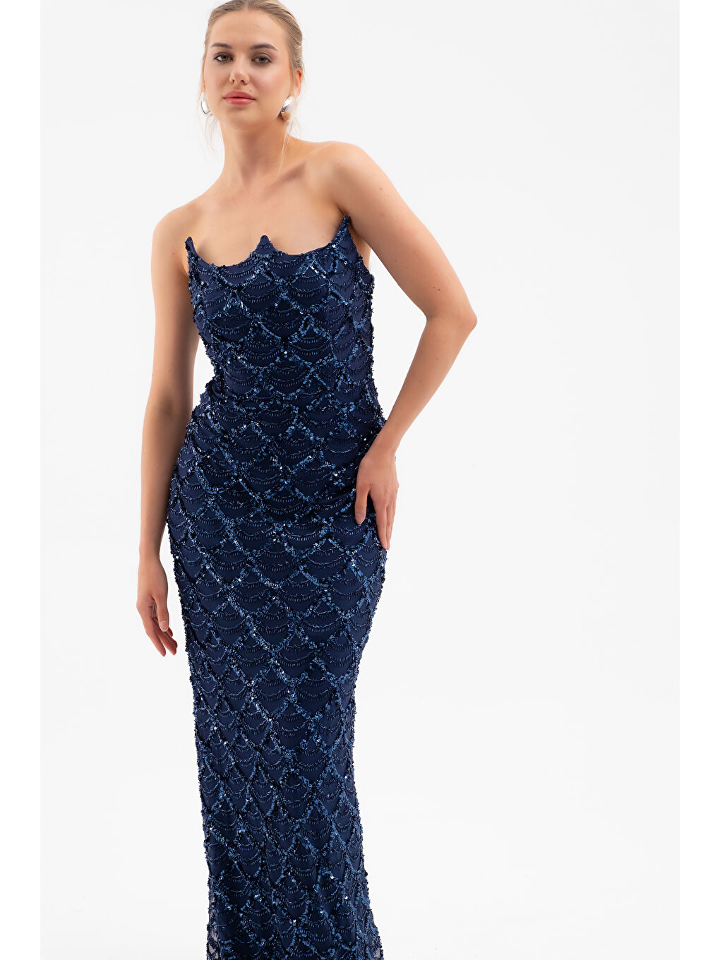 Kadın Lacivert Dar Kalıp Straplez Boncuk İşlemeli Uzun Abiye Elbise-1