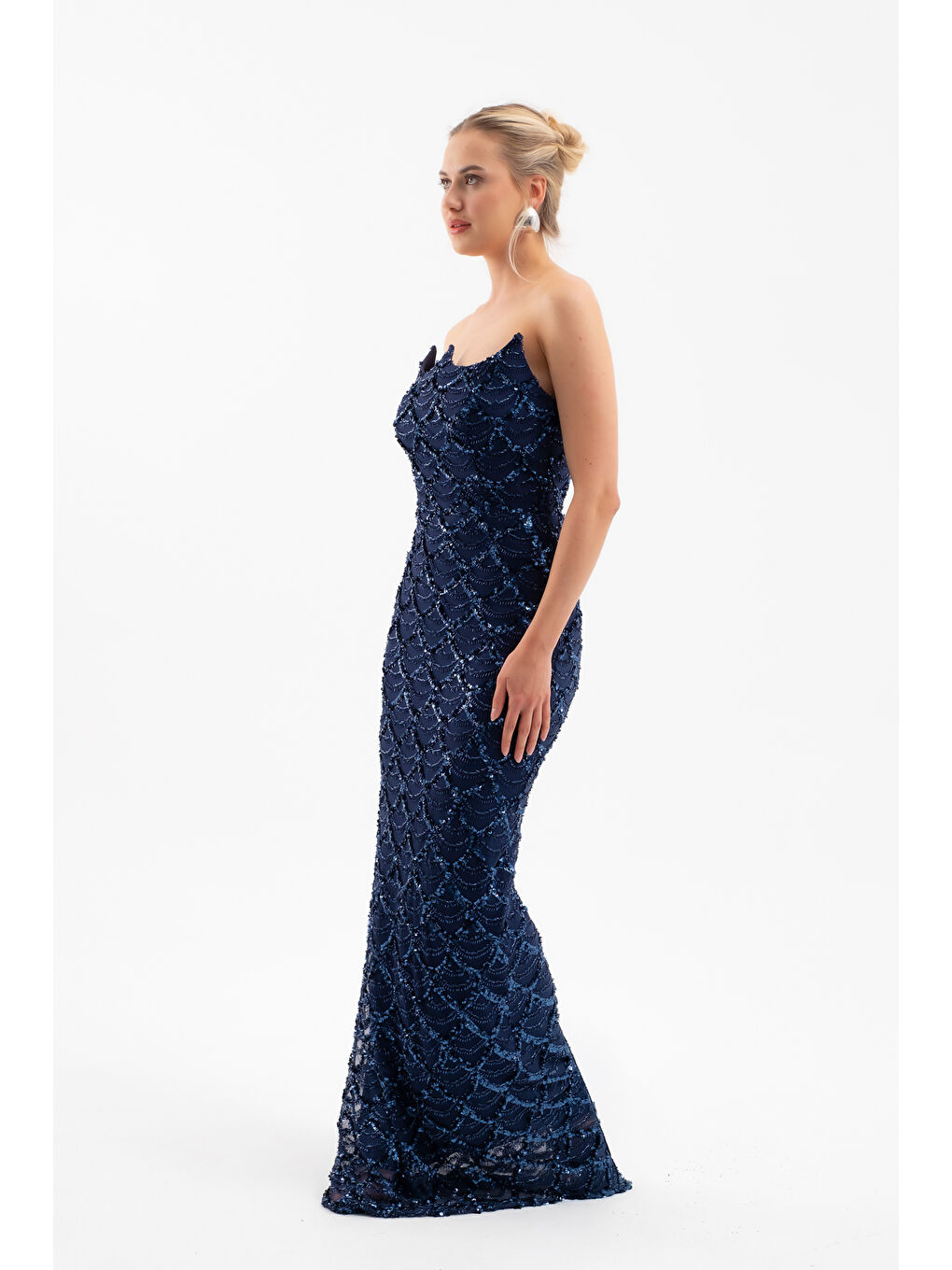 Kadın Lacivert Dar Kalıp Straplez Boncuk İşlemeli Uzun Abiye Elbise-2