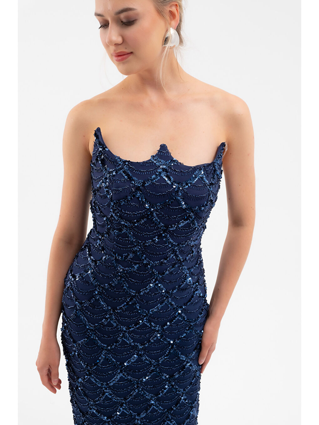 Kadın Lacivert Dar Kalıp Straplez Boncuk İşlemeli Uzun Abiye Elbise-3
