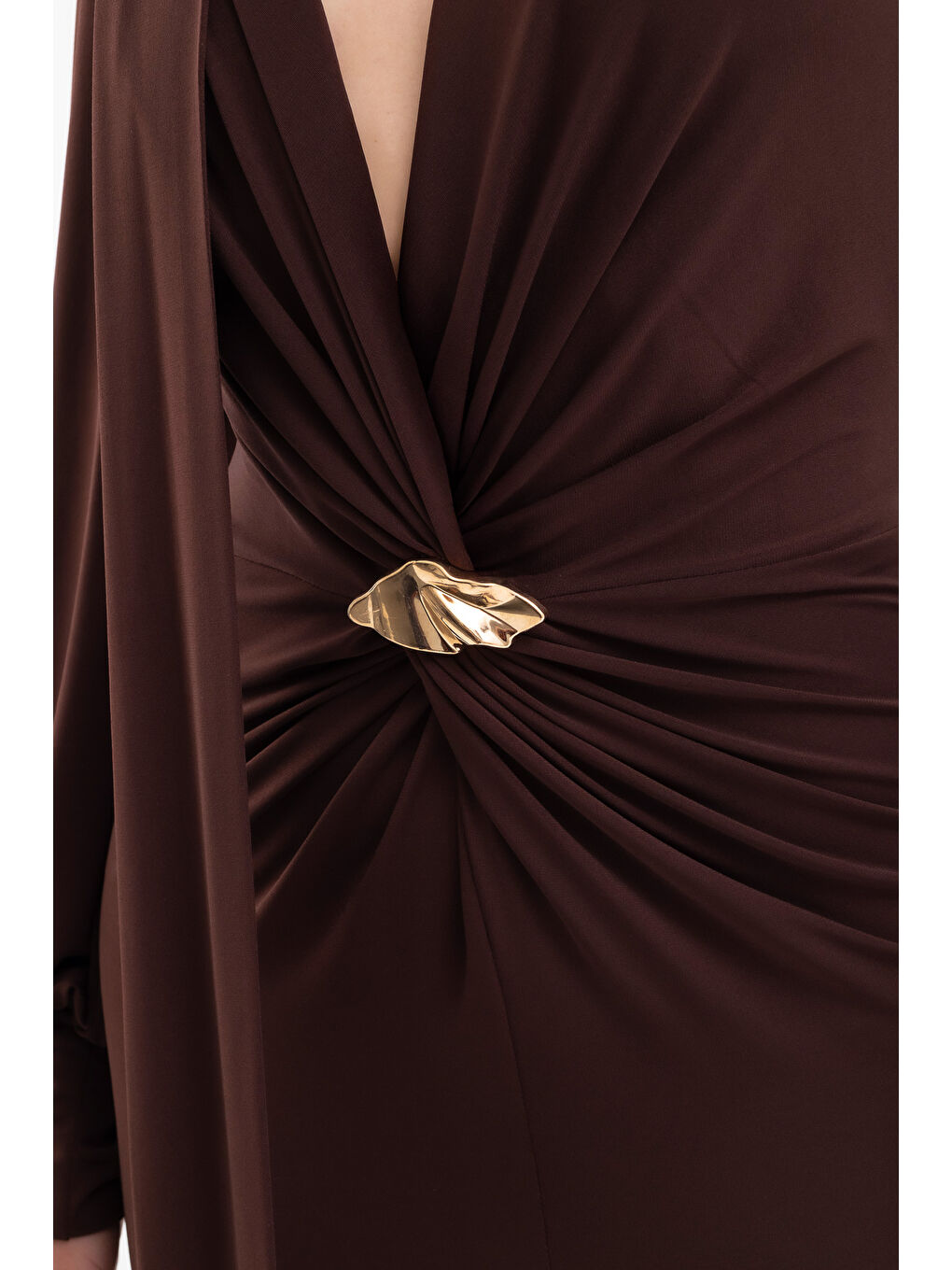 Kadın Kahverengi Şal Yaka Ön Düğüm Tokalı Uzun Elbise-3