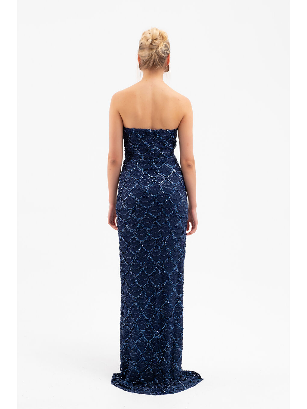 Kadın Lacivert Dar Kalıp Straplez Boncuk İşlemeli Uzun Abiye Elbise-5